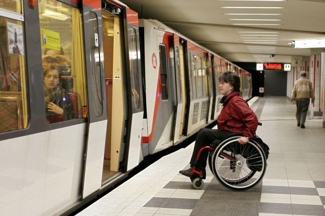 Auf dem Bahnsteig der U-Bahn